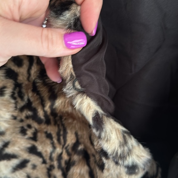 BB Dakota, women’s size Small, faux fur, leopard print cropped jacket - Picture 4 of 6